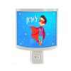 מנורת לילה עם שם הילד עיצוב ילד כוח על שם